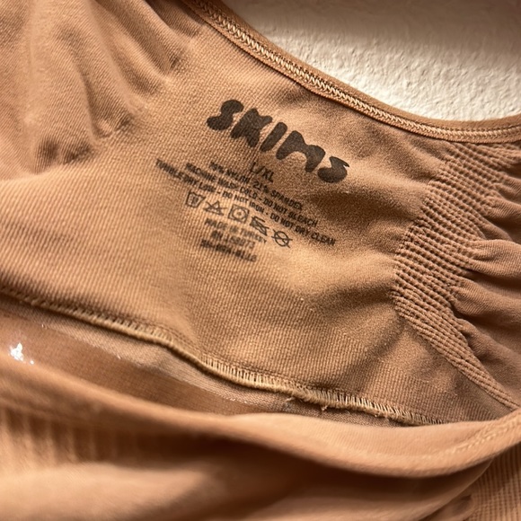 SKIMS Sculpt Bra - Picture 2 of 3